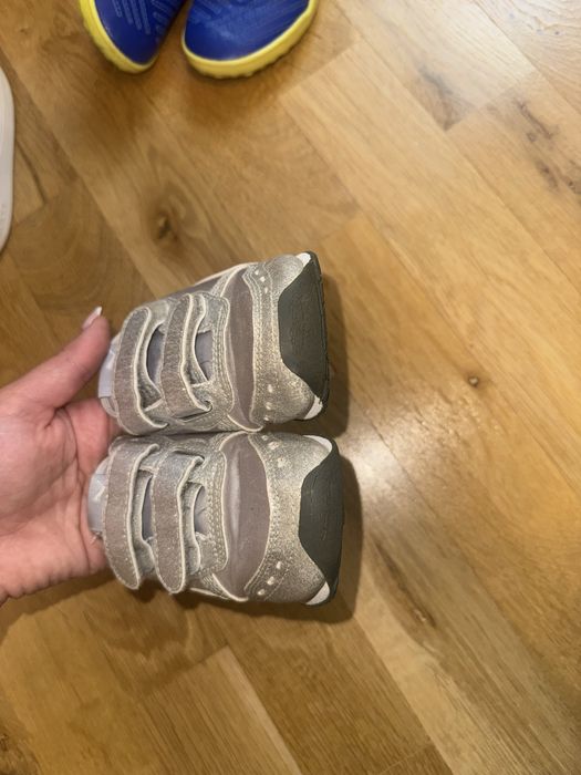 Детски маратонки и ботуши ! Розовите ботуши  са 24 номер, сините са 28