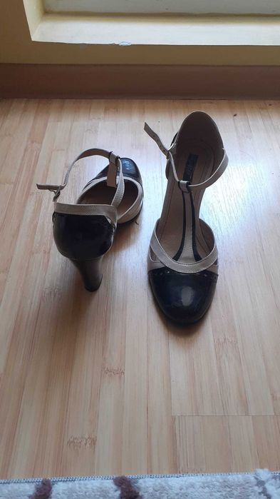 Pantofi cu toc, masura 38