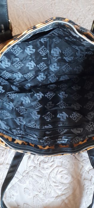 Оригинална дамска чанта Betty Boop-като нова,леопрадов принт