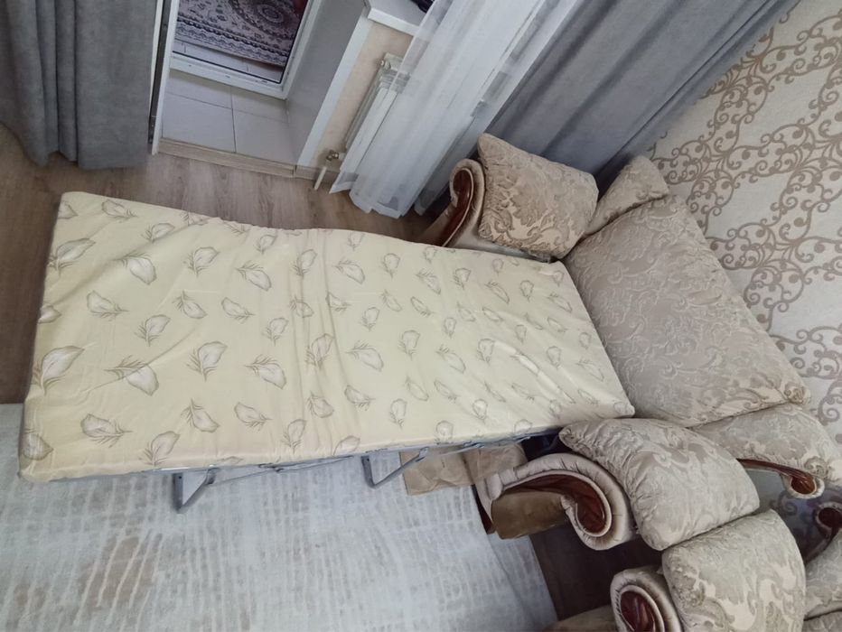 Срочно продам отличный диван