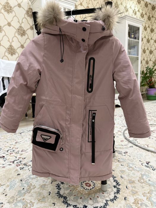 продам куртку в отличном состоянии .