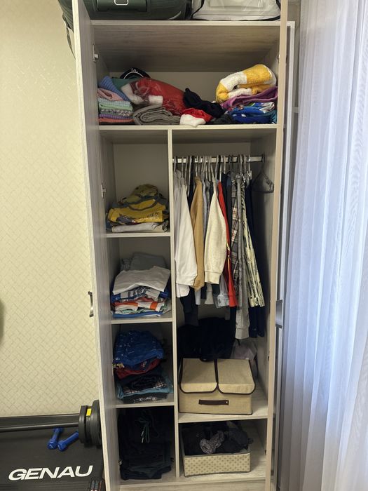 Продам двухстворчатый шифоньер