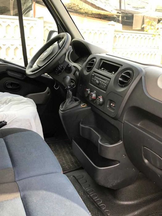 Vand autoutilitara transport marfa Renaul Master