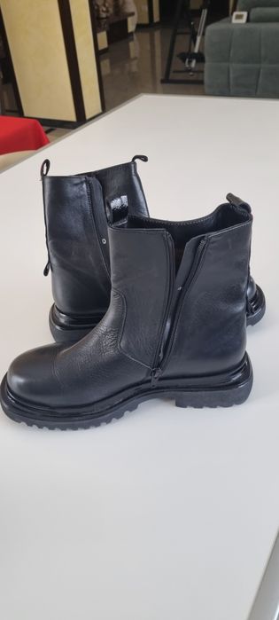 Ghete piele  Noi