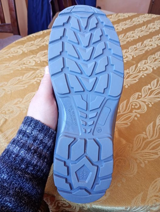 Мъжки зимни обувки STENSO BETA S3 SRC  43 номер