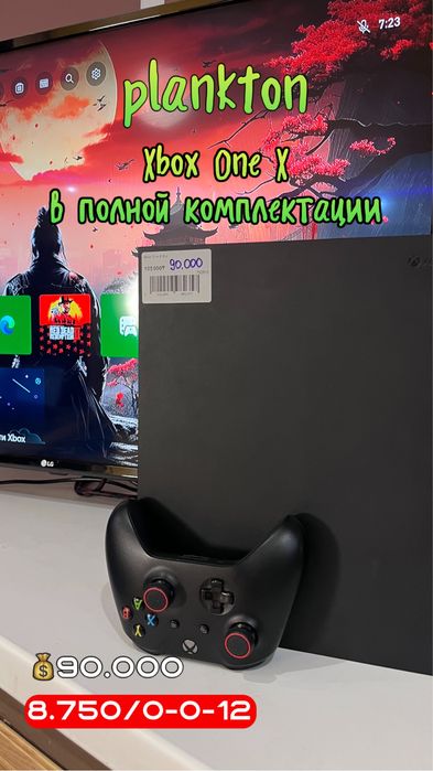 Игровая консоль Xbox One X 1TB памяти 1 геймпад в отличном состоянии