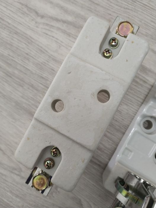 Держатели для вставок 250А