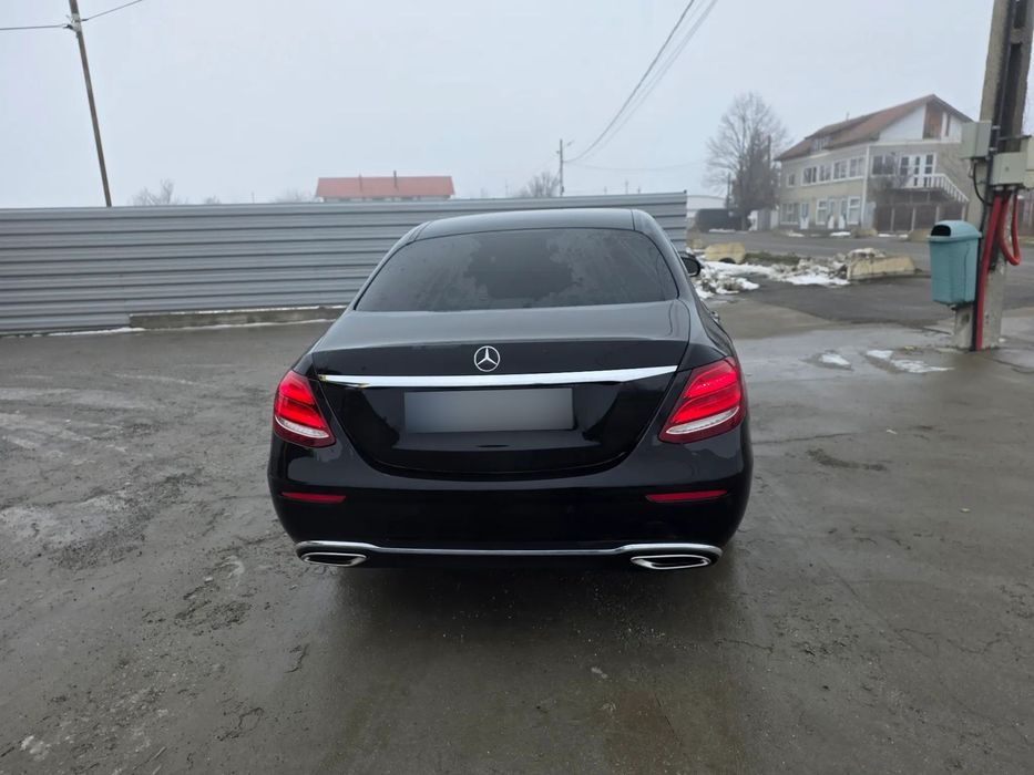 Mercedes-Benz E Vând Mercedes E 220 an 2016