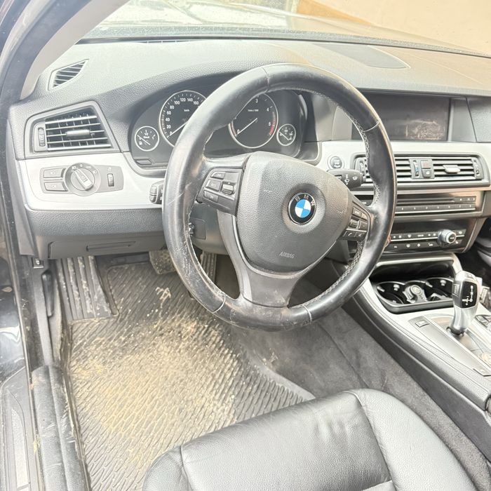 Продавам бмв ф10 520 184 к.с на части двигател и кутия са продадени !