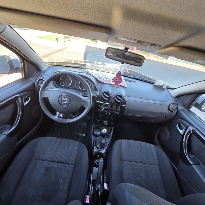 Dacia Duster —-1,6 B  —-  3400€