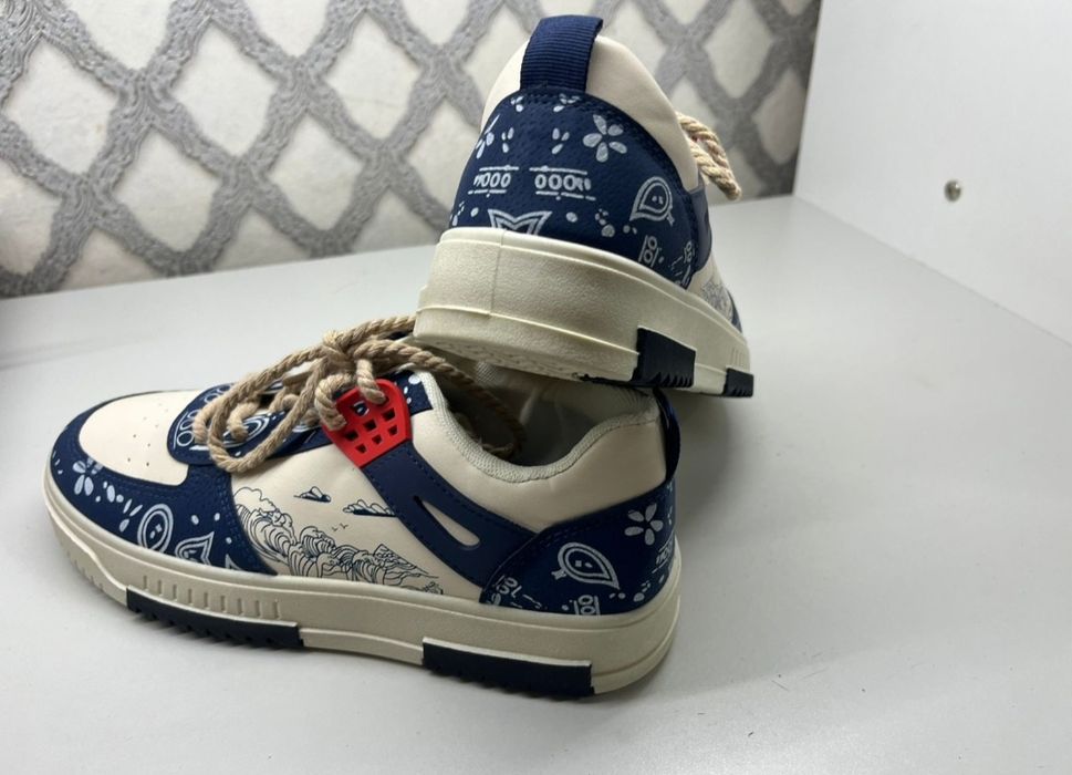 Продам Продам кроссы