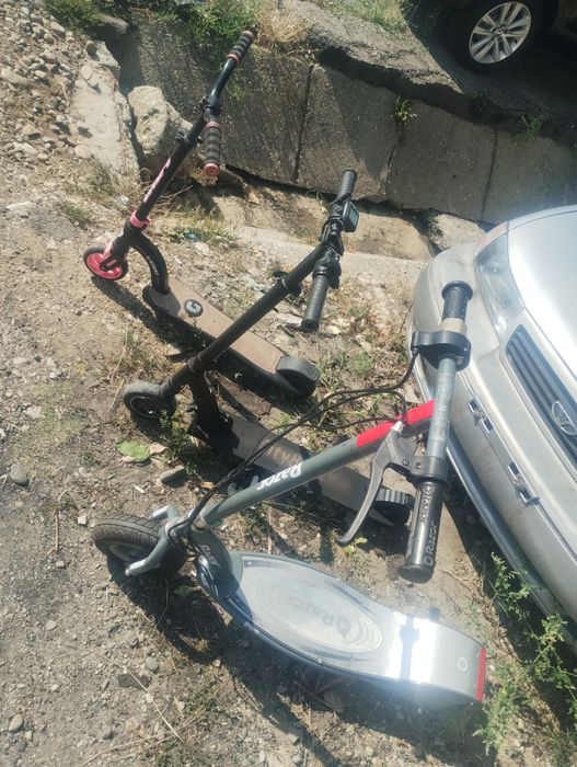 De vânzare 3 trotinete electrice