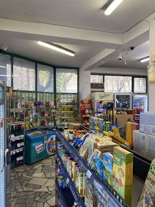 Дава се под наем Магазин в София, Център - 62 кв.м за 1196.97 € - Снимка #2