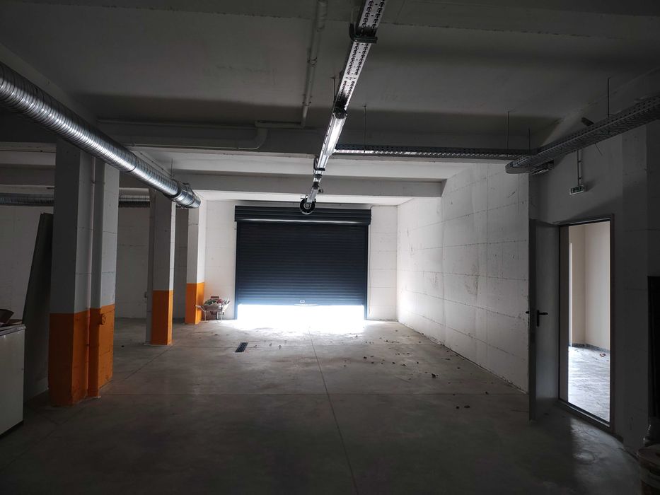 Дава се под наем Гараж / Паркомясто в Смолян, Нов център - 20 кв.м за 76.5 € - Снимка #1