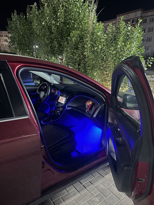 Шевроле Круз  1.8 автомат