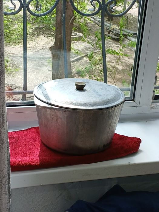 Продам советский казан чугунный.