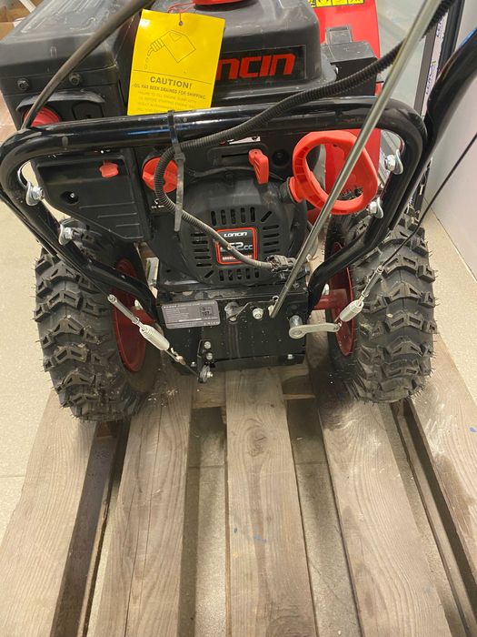 076902	Снегорин бензинов 5.2kW 71сm 5+2 ск. 2LED RD-GST04