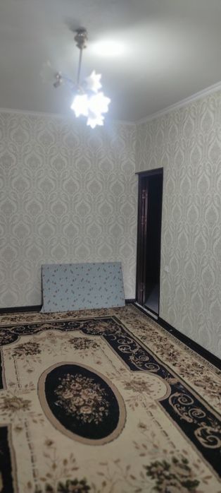 Продается 2 комнатная квартира 4 этаж 5 этажный дом.  Сергели 4 Ярмарк