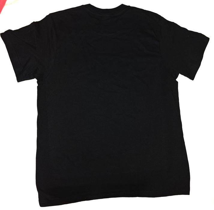 Тениска в черно, размер S