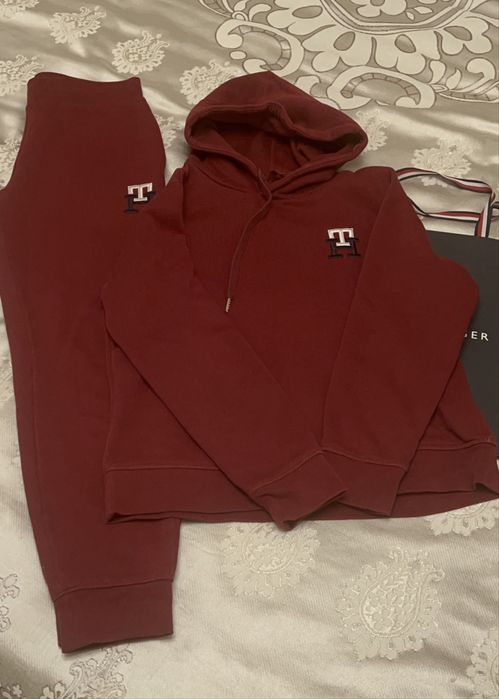 Tommy hilfiger костюм
