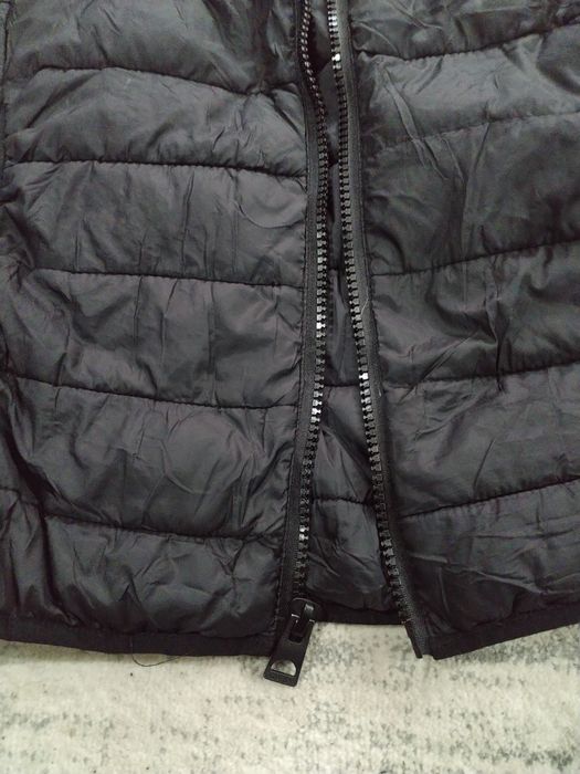 Vând geacă Guess bărbați mărimea S