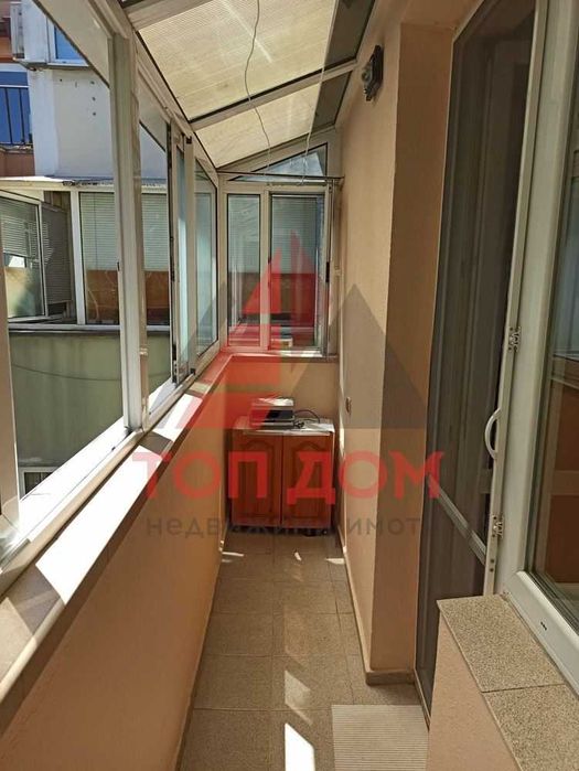 Дава се под наем Тристаен апартамент в Варна, Червен площад - 62 кв.м за 561 € - Снимка #12