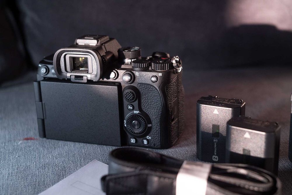 Продавам нова гаранционна камера Sony A7V