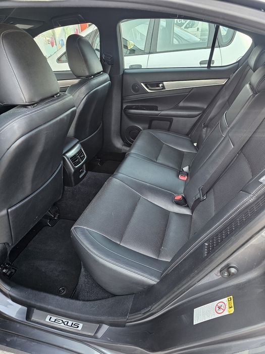 Автомобил Лексус GS 450h