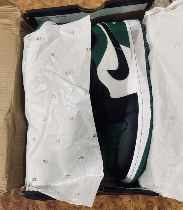 NIKE JORDAN 43р новый
