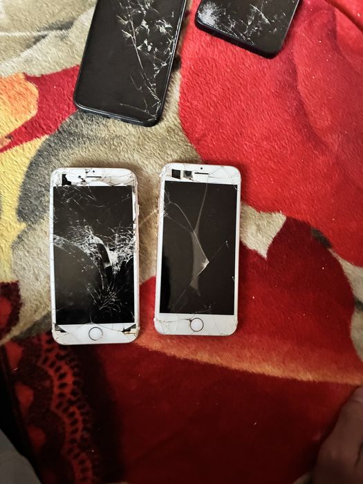 Telefoane pentru piese sau de reparat