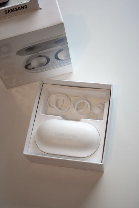 Служалки Samsung Galaxy Buds 1