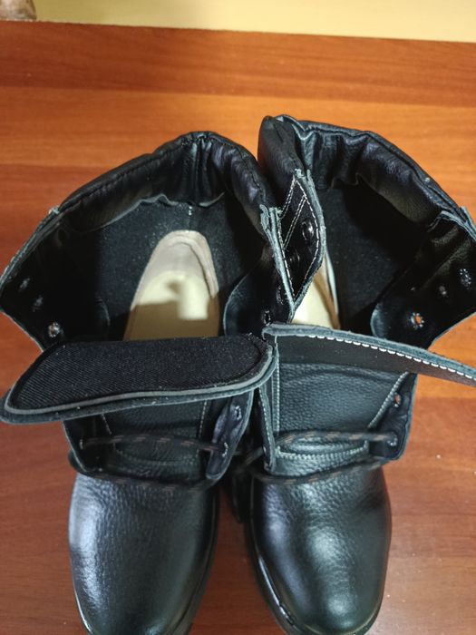 Продаются военные сапоги.40-41 размер