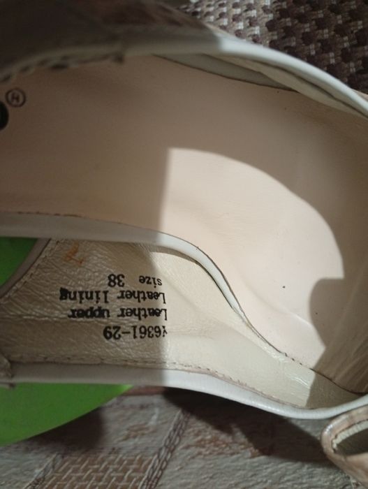 Кожаные,На 37 размер.