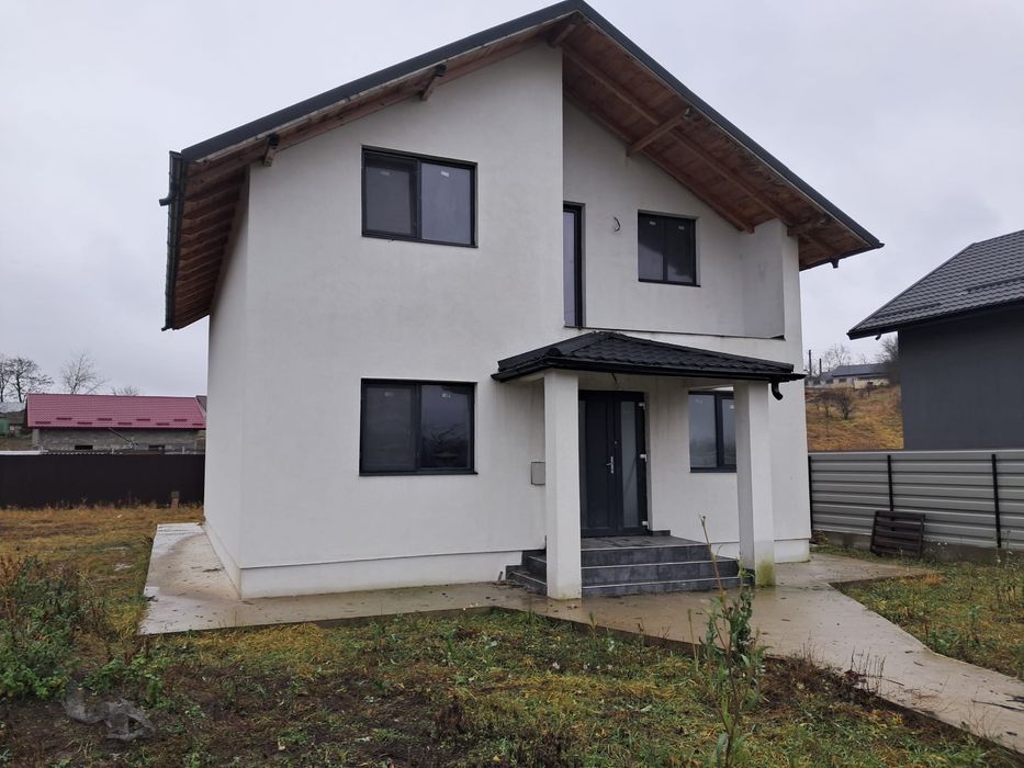 Vand casa 4 camere toate utilitatile 150 mp utili