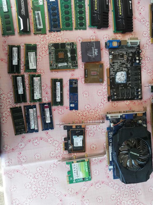 РАЗЧИСТВАНЕ  Лот компютърни аксесоари RAM видео карти процесори