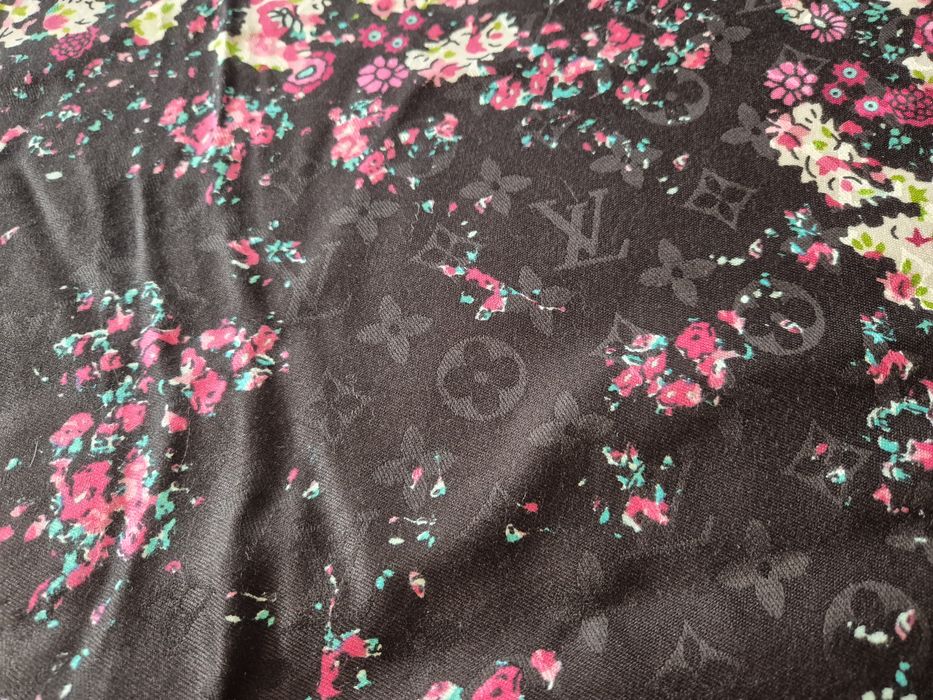 Dior Hermès Louis Vuitton шалове