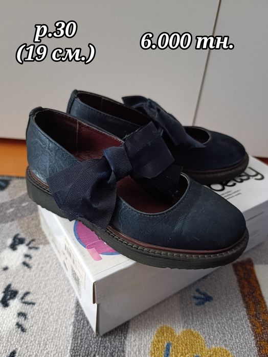 Продам обувь для девочек
