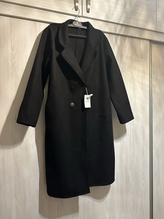 Черное пальто Л размера