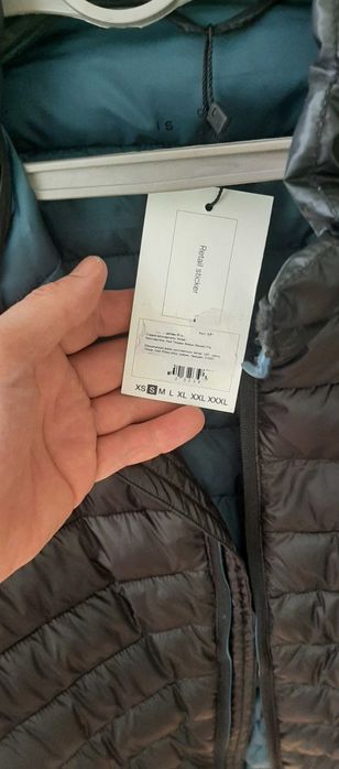 Продается лёгкая куртка. Новая.