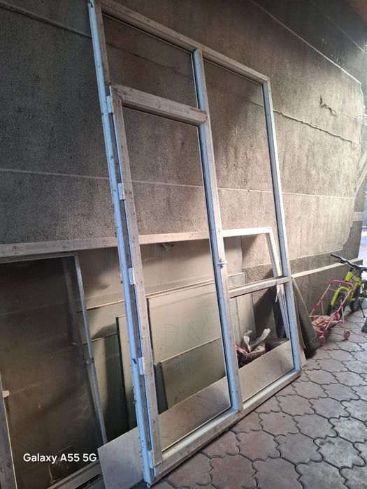 Перегородка с дверью и окно (можно отдельно, цена за оба)