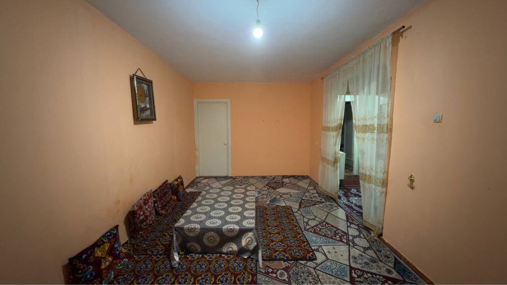 Теннисный корт 3 хонали 2-этаж сквозной уй сотилади