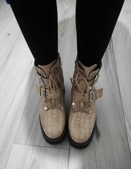 Ghete crem model crocodil mărimea 39 din imitatie piele Punk Rock