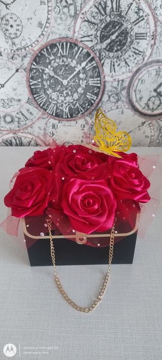 Сатенени рози -ръчно изработени