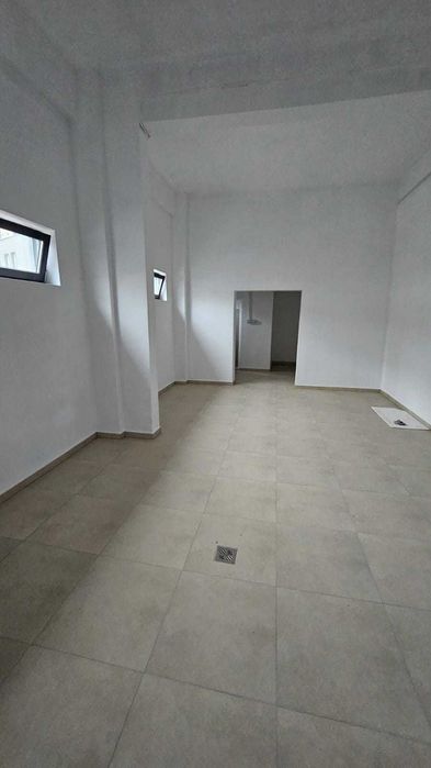 Inchiriez spatiu comercial situat pe str V Alecsandri