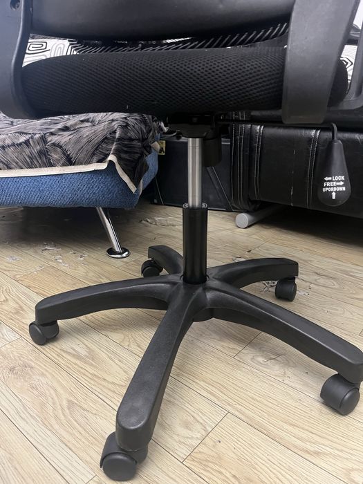 Продам офисное кресло