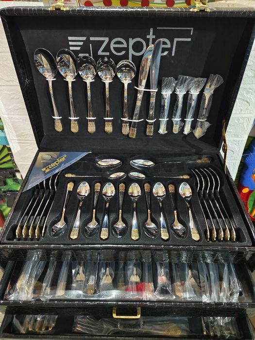 Набор столовых приборов в чемодане цептер