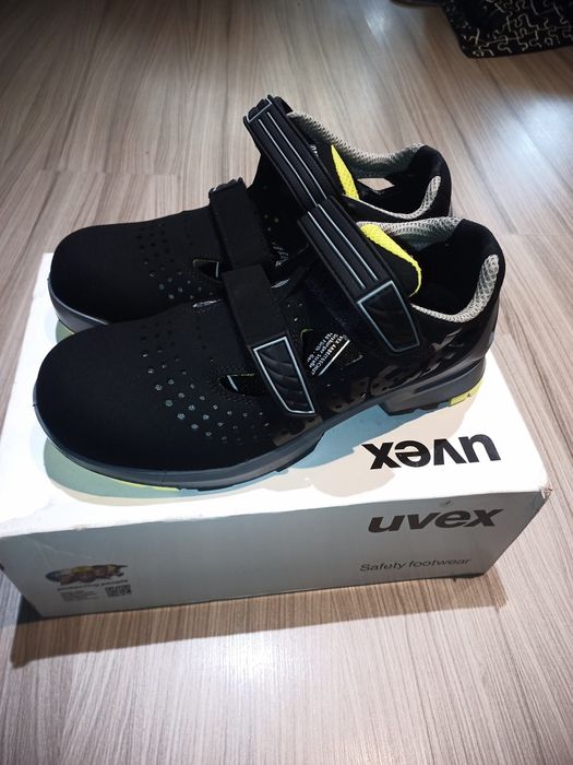 Работни обувки uvex