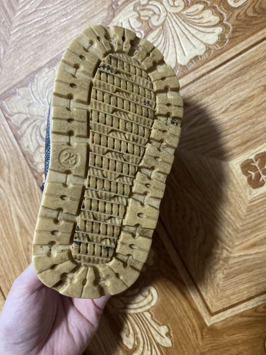 Детская обувь продам