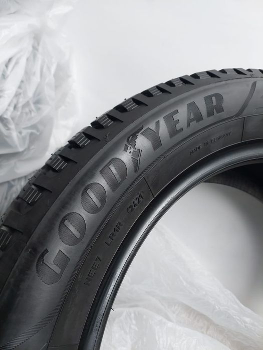 Шина Goodyear 235/55/19