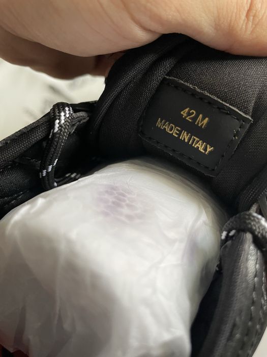 Versace chain reaction 42